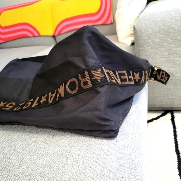 Fendi | Convertible Logo Weekender - Picture 4 of 9